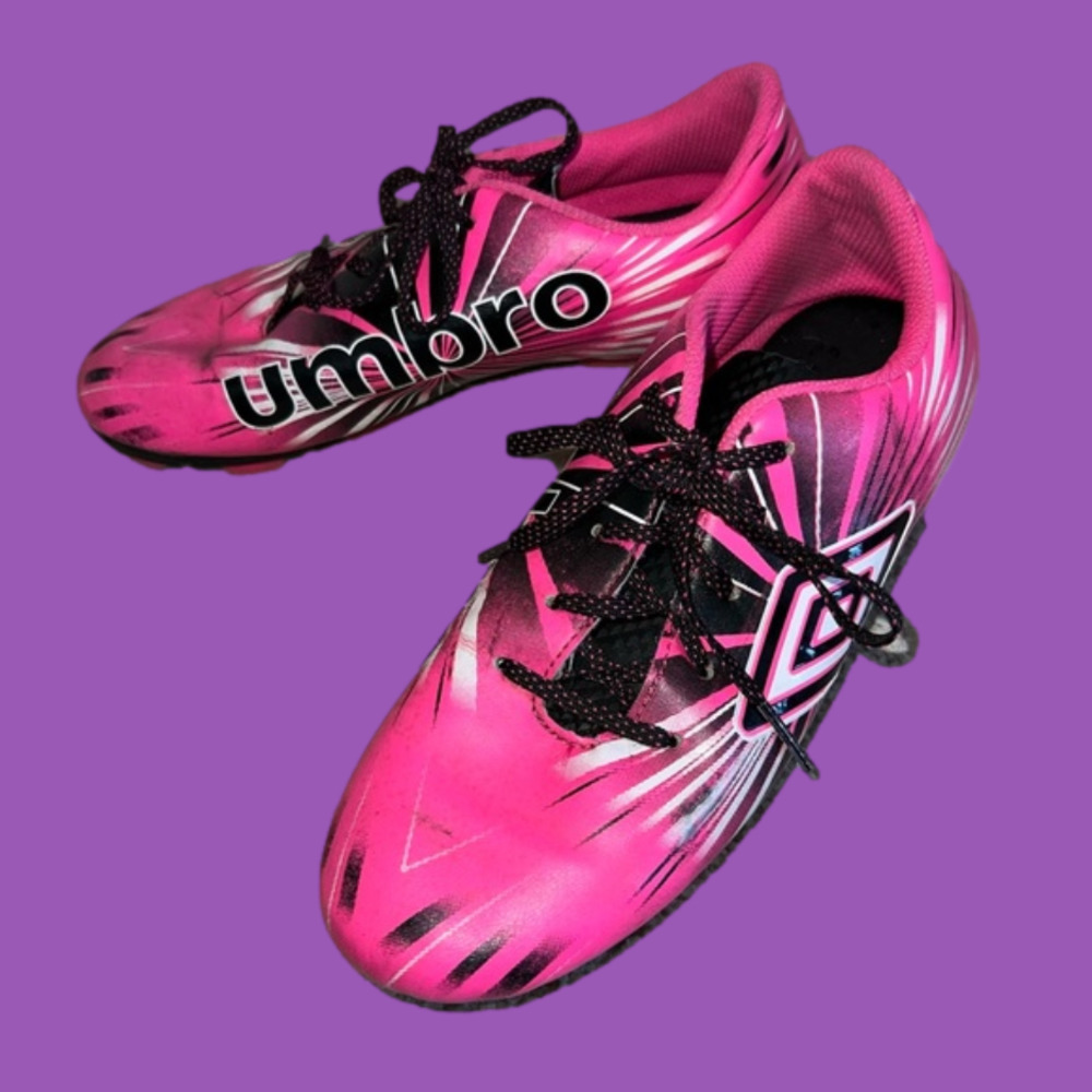 SOCCER season -Umbro girl’s cleats Neon “ hot” pink!! Get noticed on the field!